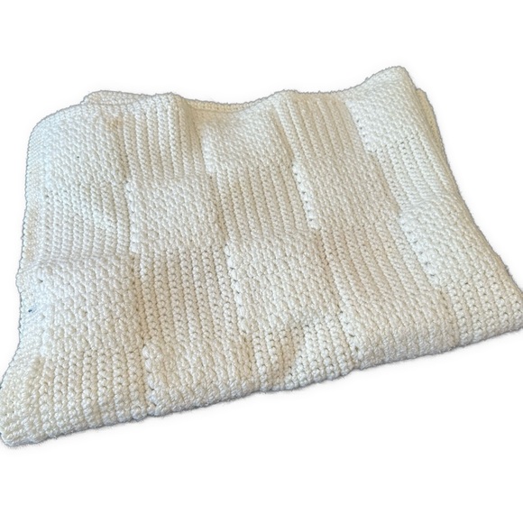 Gorgeous vintage baby blanket knit hand knit custom vanilla creamy soft blankie - Picture 5 of 7